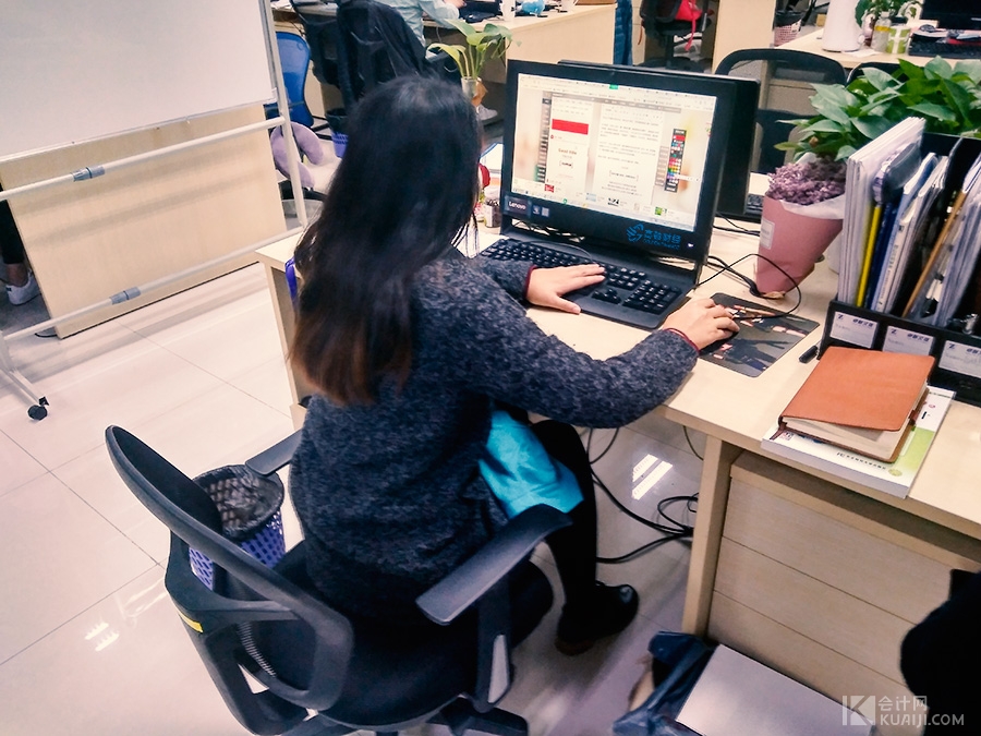 内账会计好还是外账会计好？哪个更有发展前景？